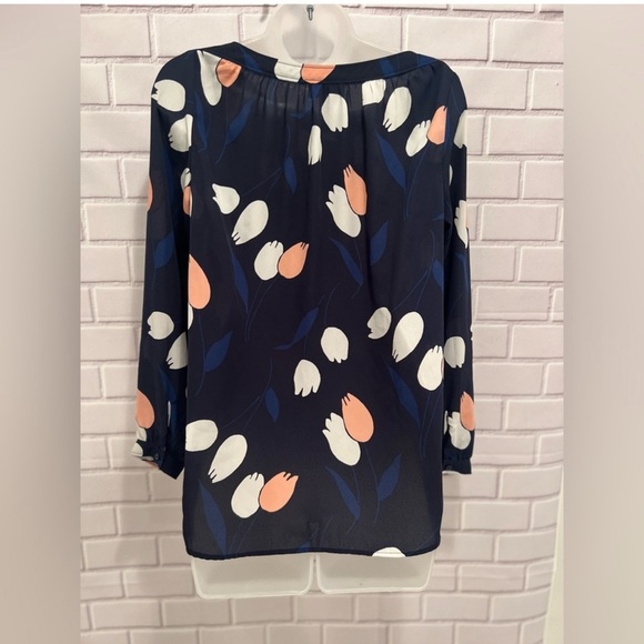 LOFT women petite printed  Navy white dressy Blouse/size SP - Picture 3 of 7